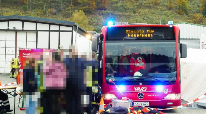 Bei dem Großbrand im Jahr 2016 in Werdohl-Dresel wurde der Bus bereits eingesetzt.