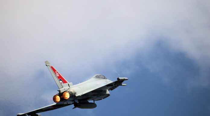 Eurofighter sind am Mittwoch im Tiefflug über Altena geflogen. Foto: Bundeswehr/Ron Phelan