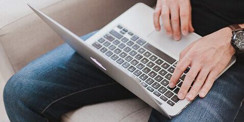 Ein Mann aus Altena ist knapp einem finanziellen Verlust durch einen Online-Kauf bei einem Fake-Shop entkommen.
© Foto: Pixabay