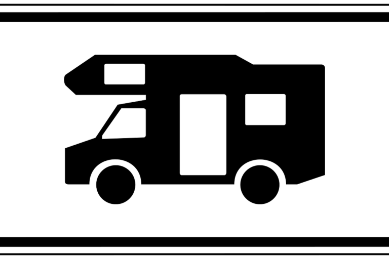 Schild eines Wohnmobilstellplatzes
