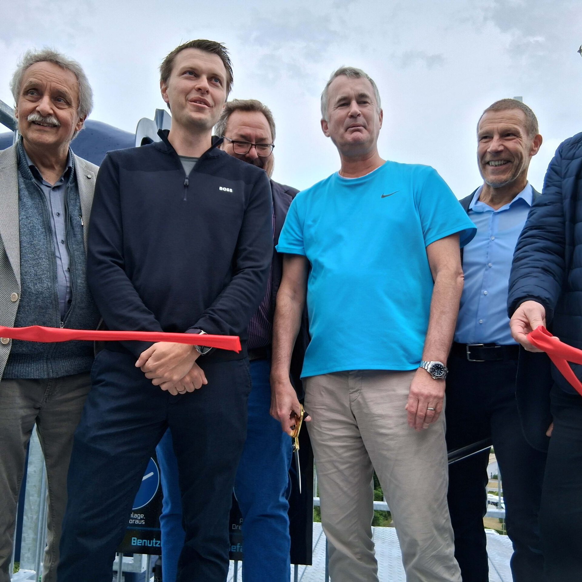 Das Aquamagis Erlebnisbad in Plettenberg hat heute seine neue Outdoor-Rutsche, die größte seiner Art in Deutschland, eröffnet.