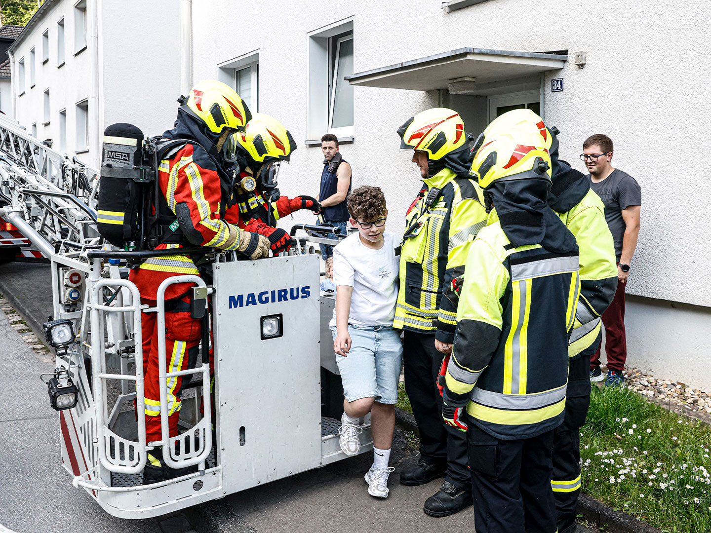 Einsatzkräfte der Feuerwehr Altena bei einer Übung am Steinwinkel.