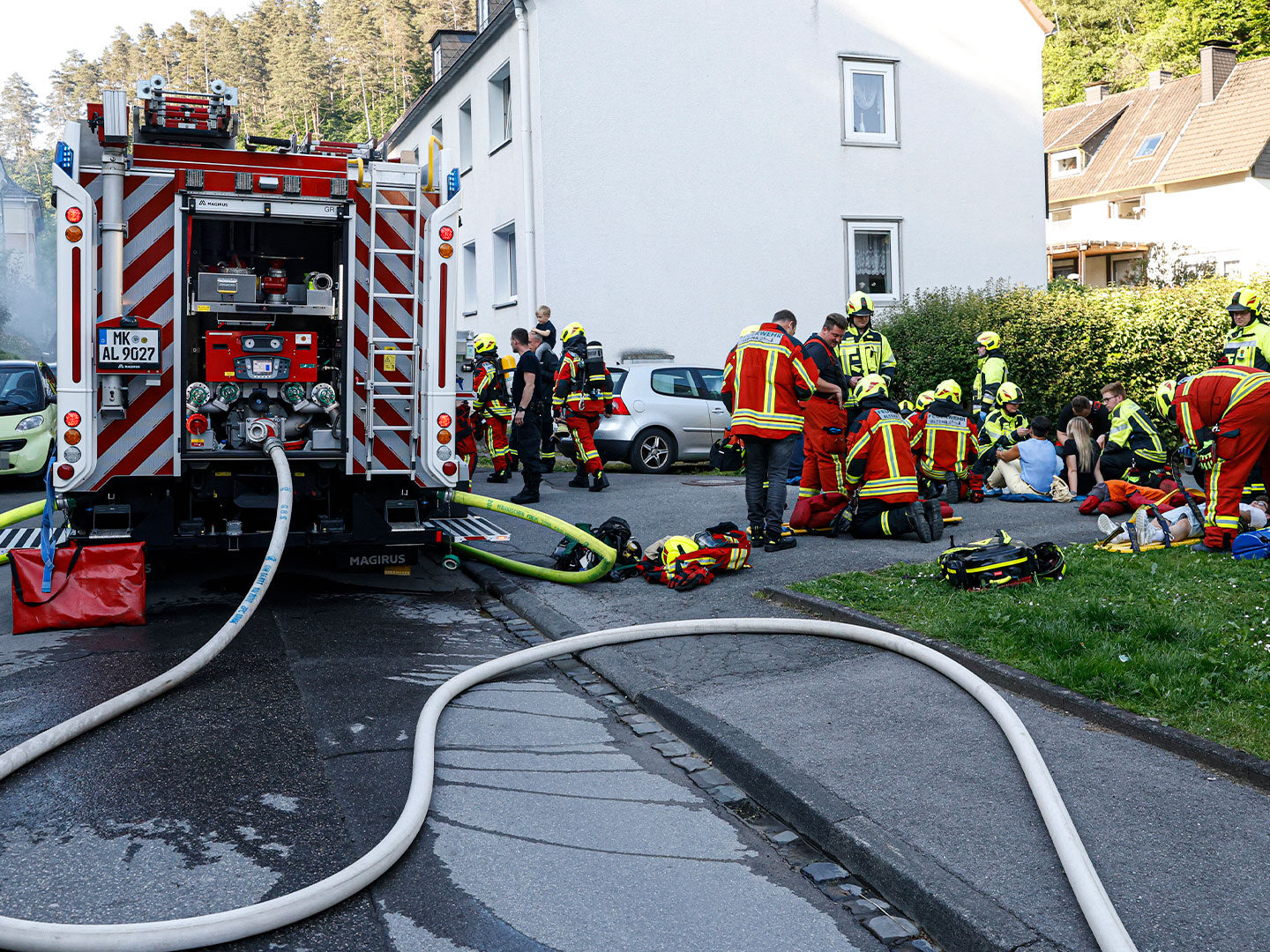 Einsatzkräfte der Feuerwehr Altena bei einer Übung am Steinwinkel.