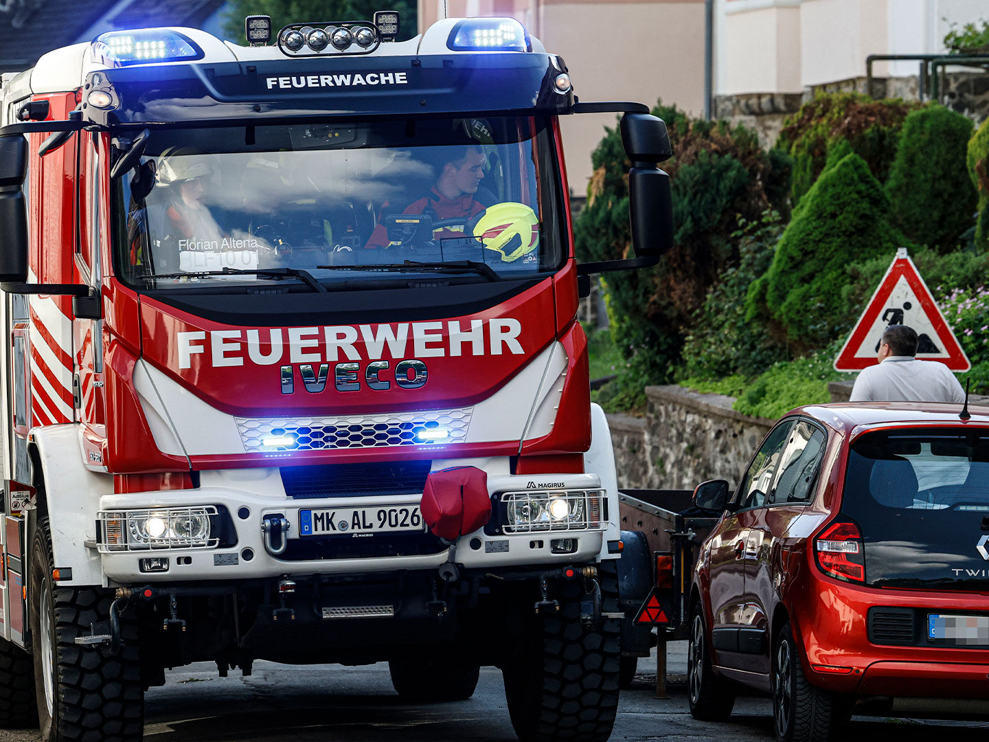 Einsatzkräfte der Feuerwehr Altena bei einer Übung am Steinwinkel.