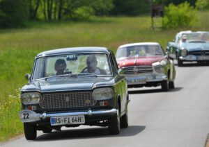 Oldtimer-Rallye durch Altna.