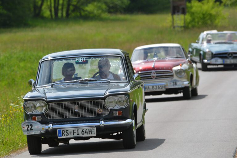 Foto: Hagener Automobil-Club Oldtimer-Rallye durch Altna.