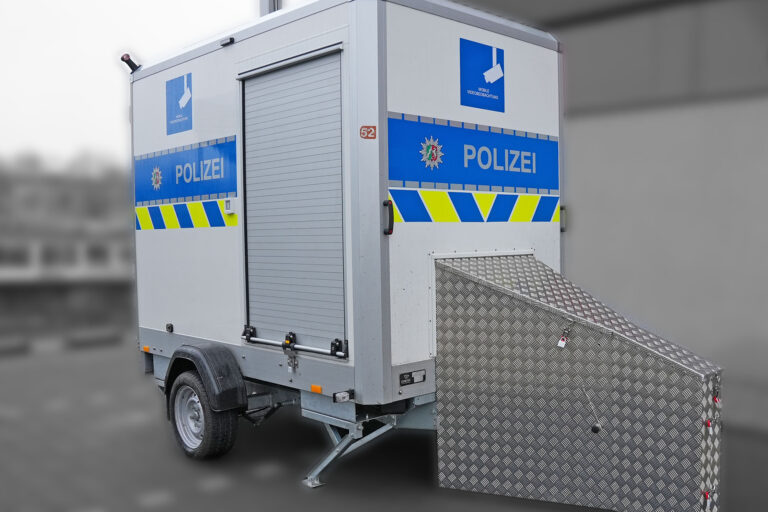Eine mobile Videoüberwachungsanlage der Polizei.