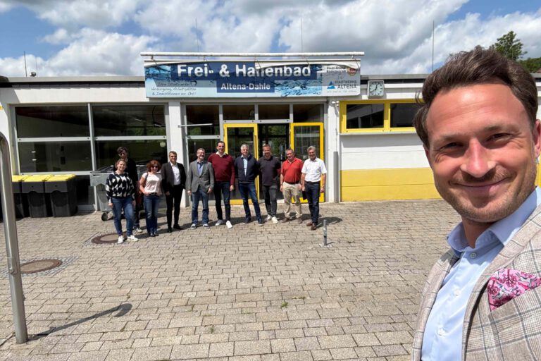 Foto: Stadtwerke Altena Stadtwerke-Chef Heimann und die Fachplaner.