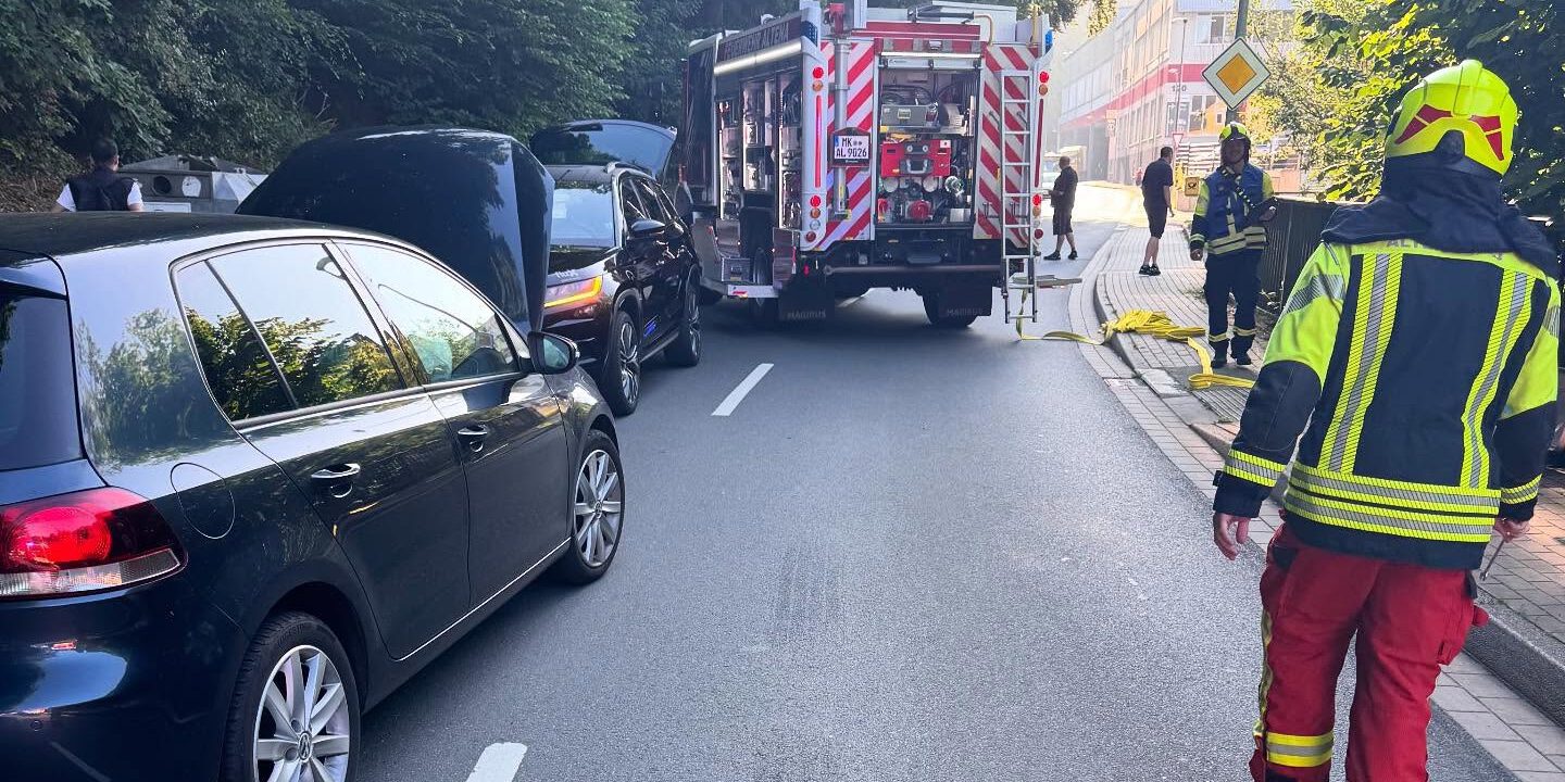 Feuerwehreinsatz nach einem Verkehrsunfall.