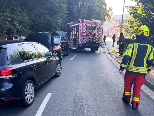 Foto: Feuerwehr Altena Feuerwehreinsatz nach einem Verkehrsunfall.