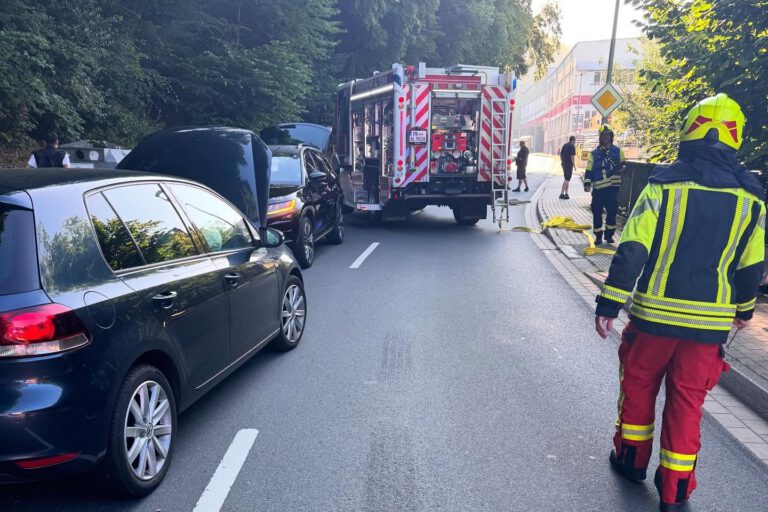 Feuerwehreinsatz nach einem Verkehrsunfall.