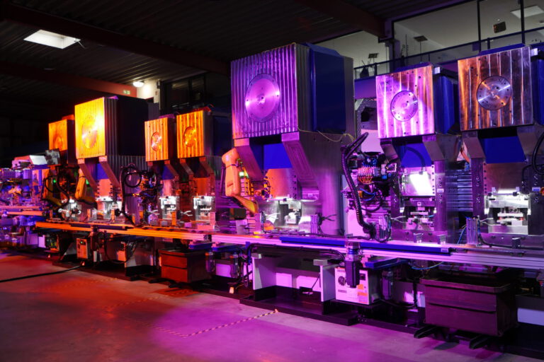 25 Meter lange Sondermaschine von Schmale aus Altena.