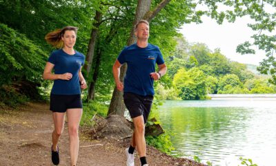 Zwei Jogger an der Fuelbecker Talsperre.