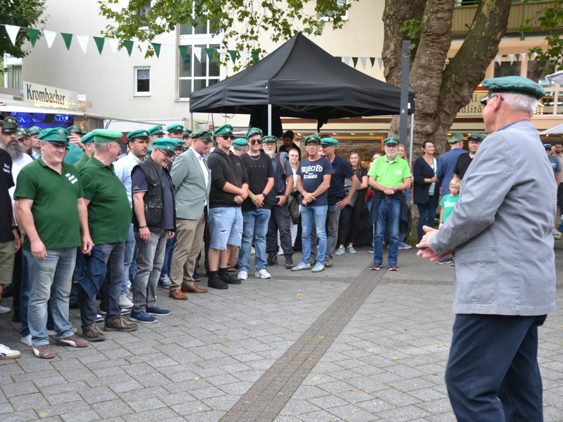 Schützen stehen still.