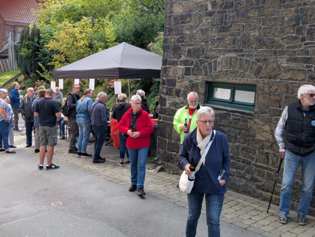 Foto: M.Schröder Menschen am Netter Dömchen.