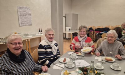 Seniorinnen am Tisch