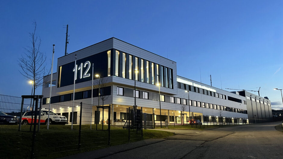 Außenansicht des Brandschutz- und Rettungsdienstzentrums in Altena-Rosmart.