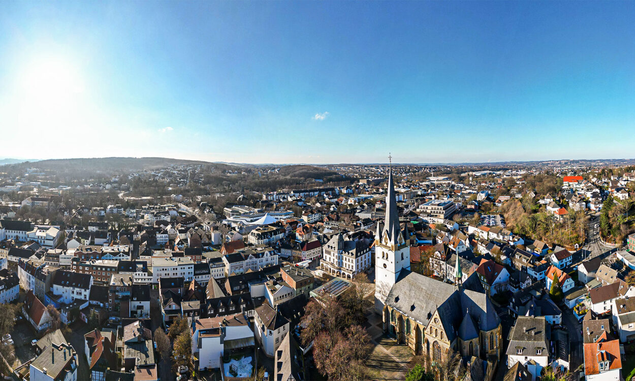Die Innenstadt von Menden aus der Vogelperspektive.