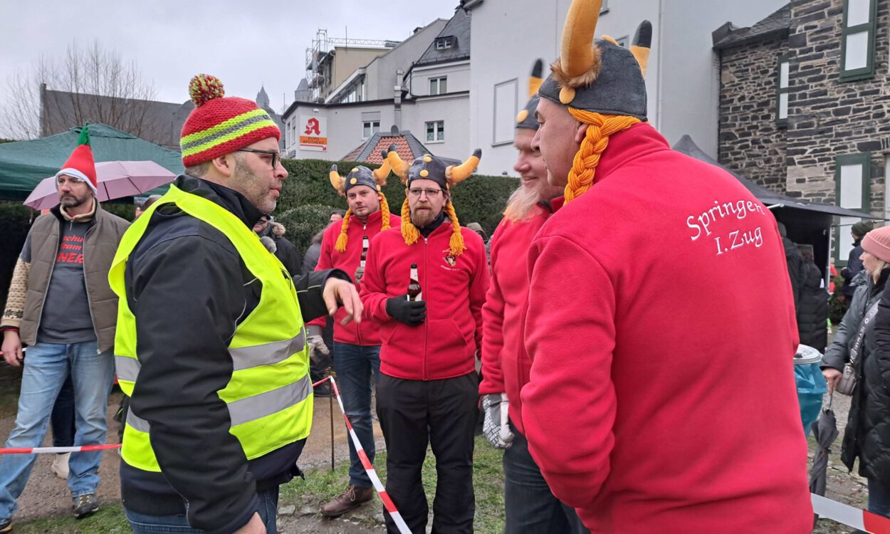 Männer beim Knut-Fest