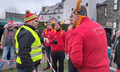 Männer beim Knut-Fest