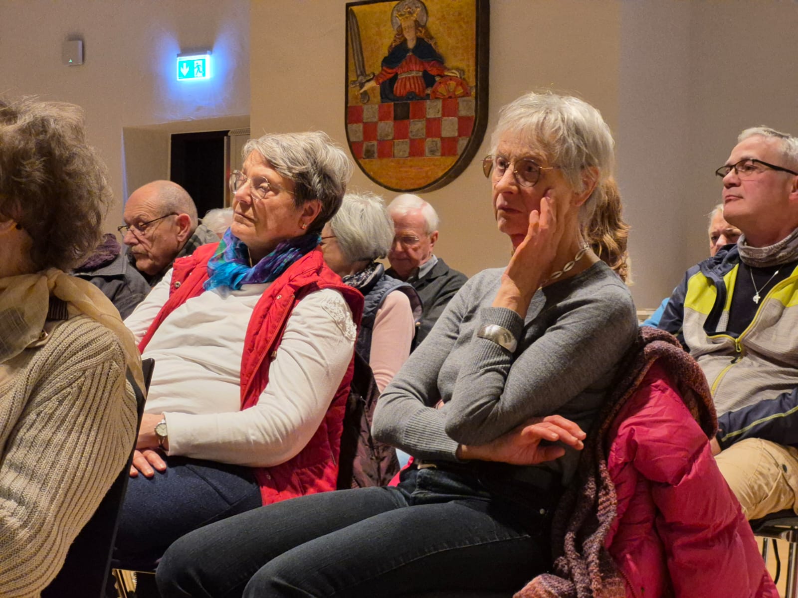 Zuhörer bei einer Lesung.