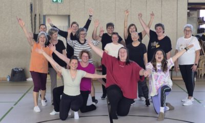 Teilnehmerinnen eines Sportkurses.