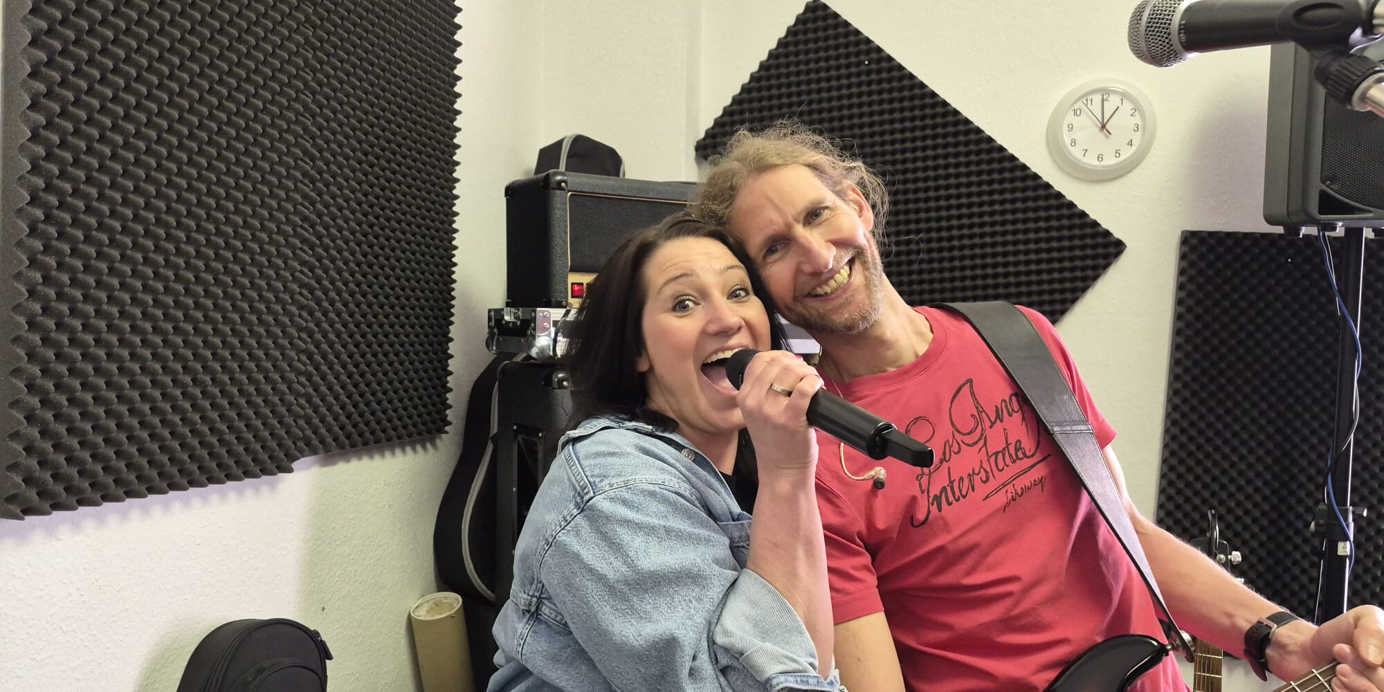 Yvonne und Marcel perforemen.