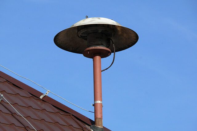 Sirene auf einem Dach