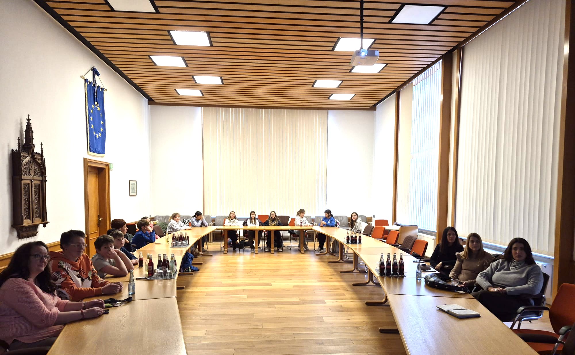 Schüler im Ratssaal 