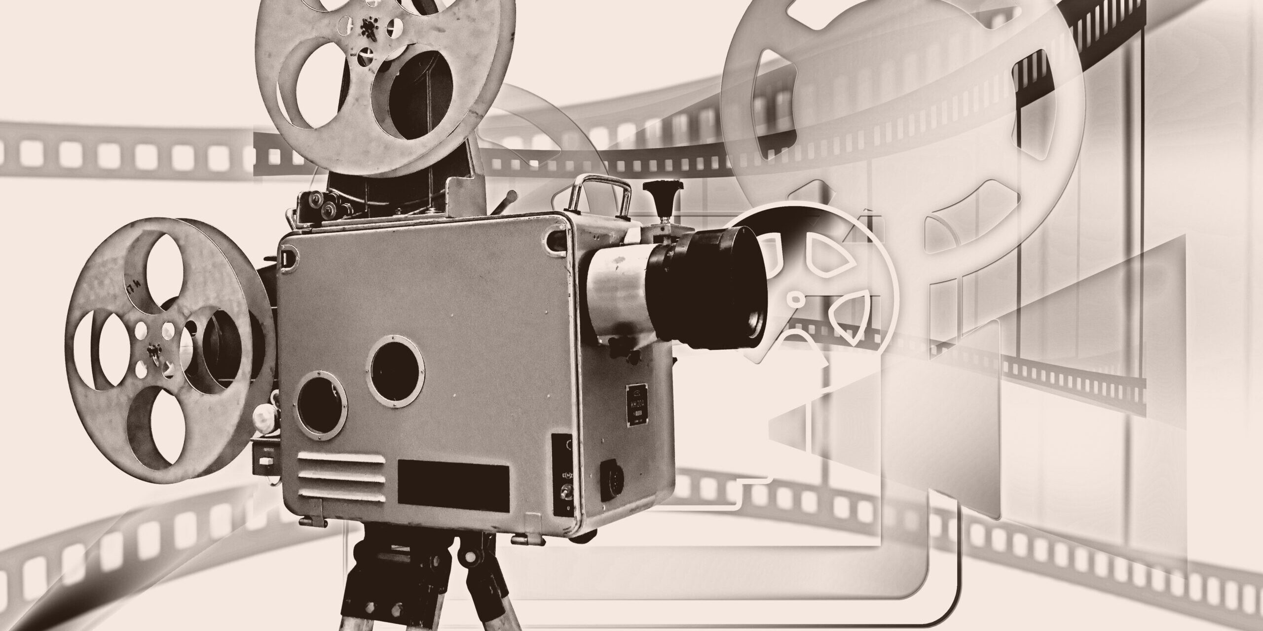 Ein alter Filmprojektor mit Filmrollen steht im Vordergrund, dahinter verlaufen stilisierte Filmstreifen als grafischer Hintergrund.