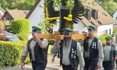 Böllerzug trägt den Dahler Schützenadler.