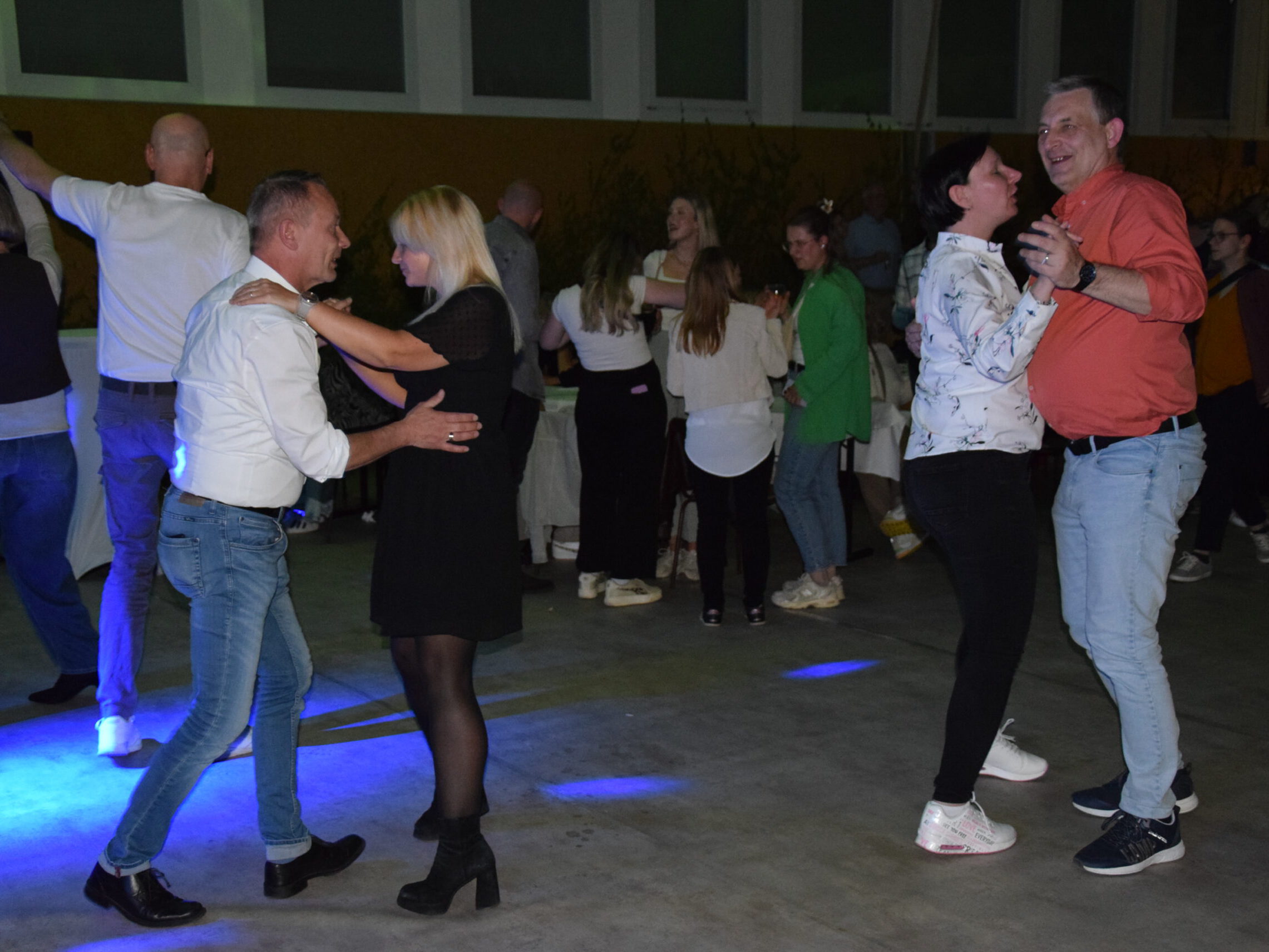 Partyfoto vom Tanz in den Mai der Kompanie Rahmede
