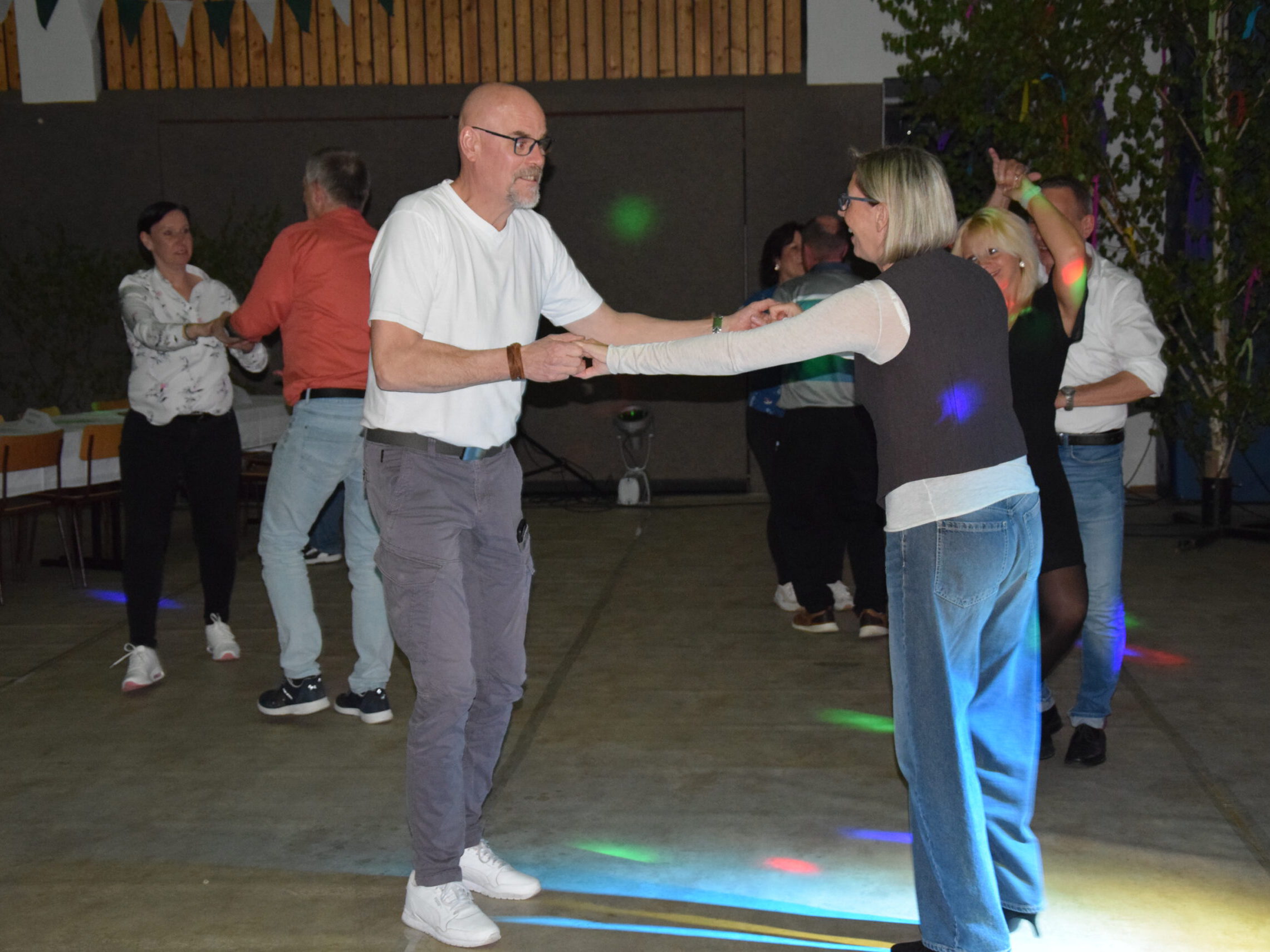 Partyfoto vom Tanz in den Mai der Kompanie Rahmede