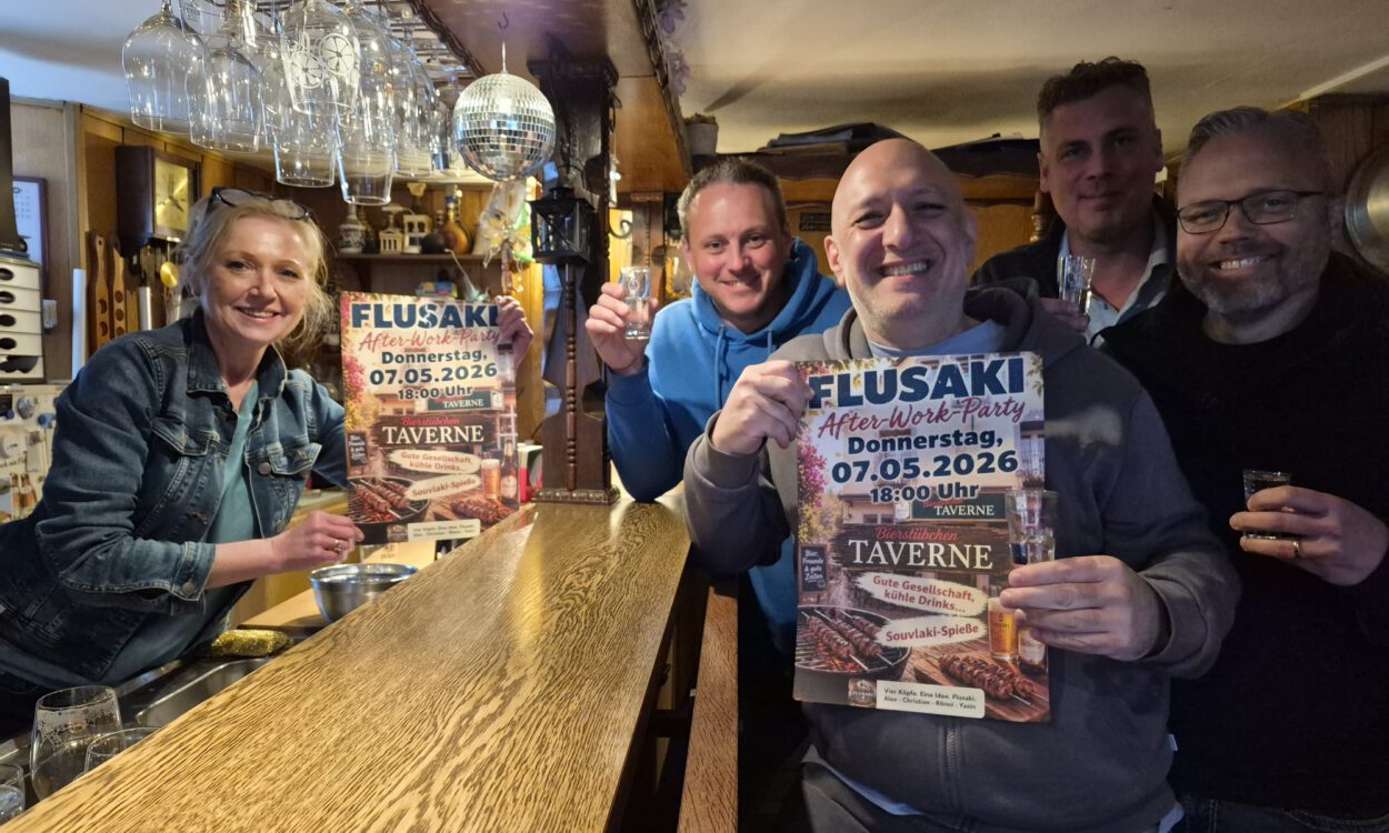 Das Flusaki-Team in der Taverne.