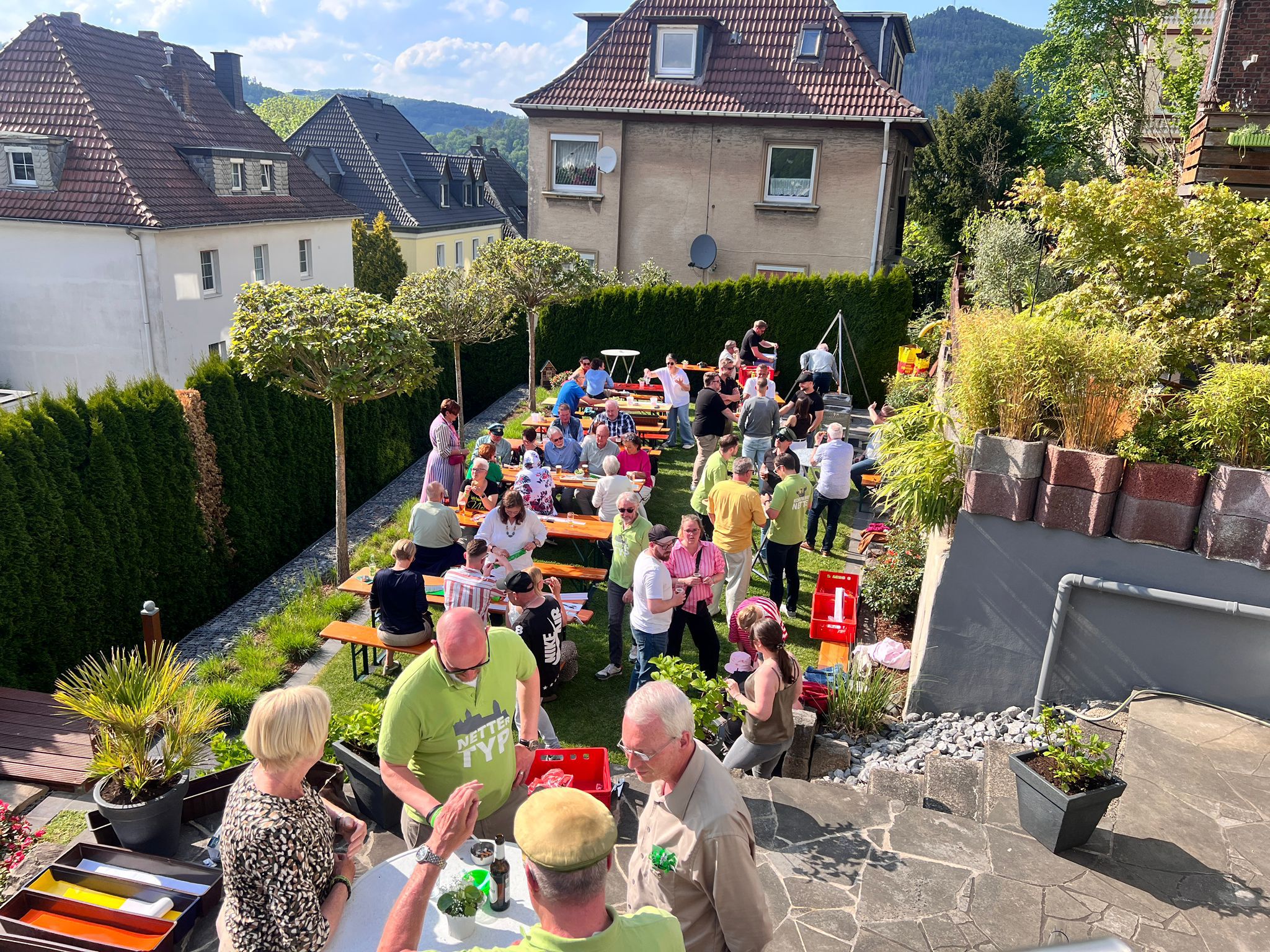 Kränzebinden im Garten