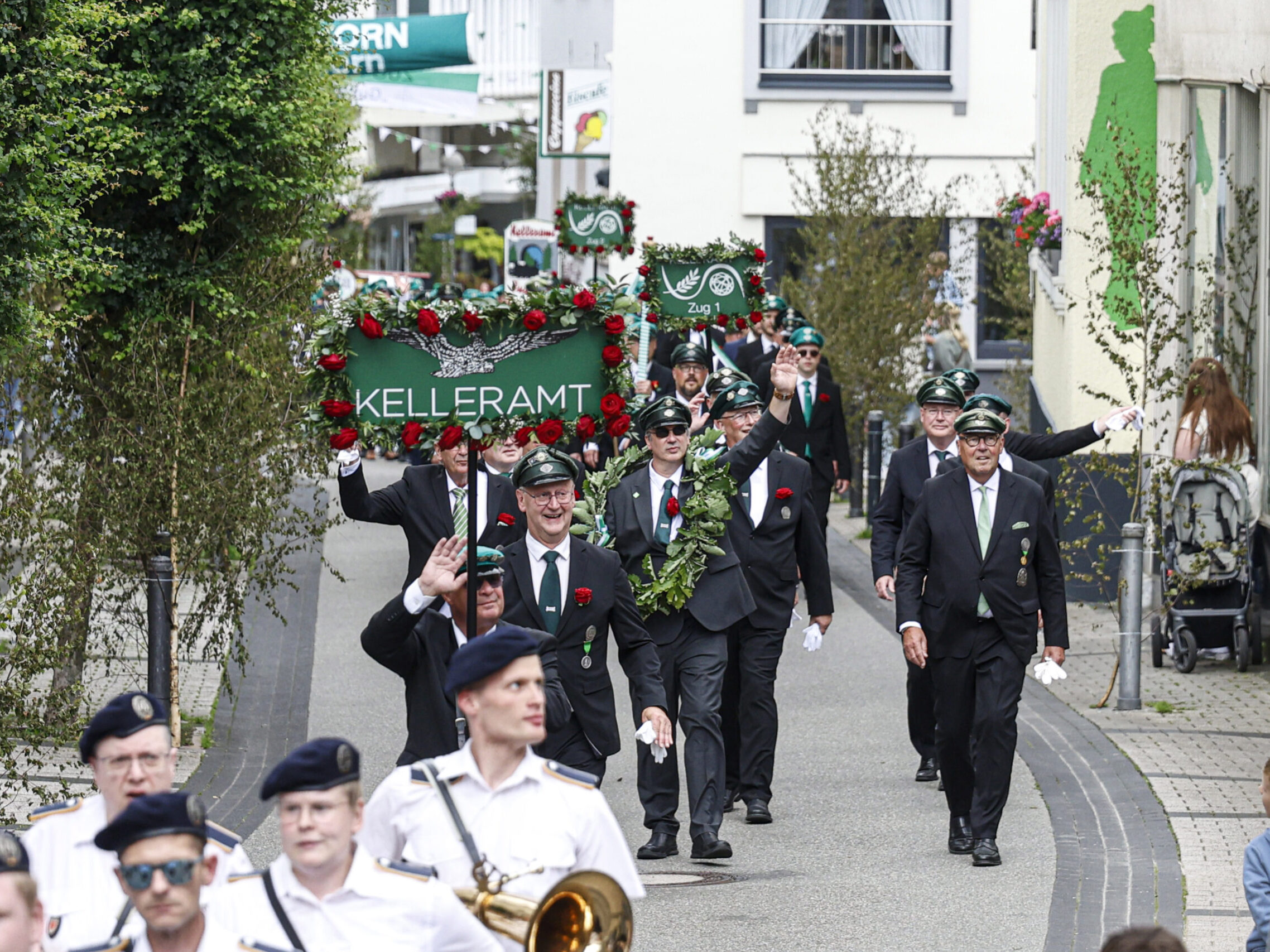 Festumzug beim Schützenfest der Friedrich-Wilhelms-Gesellschaft Altena