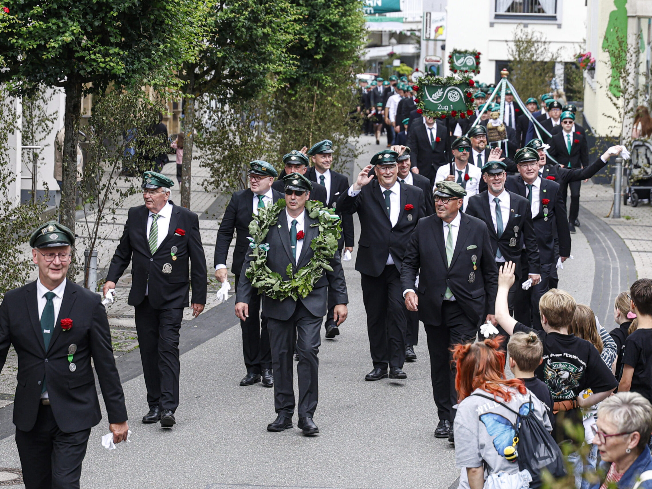 Festumzug beim Schützenfest der Friedrich-Wilhelms-Gesellschaft Altena