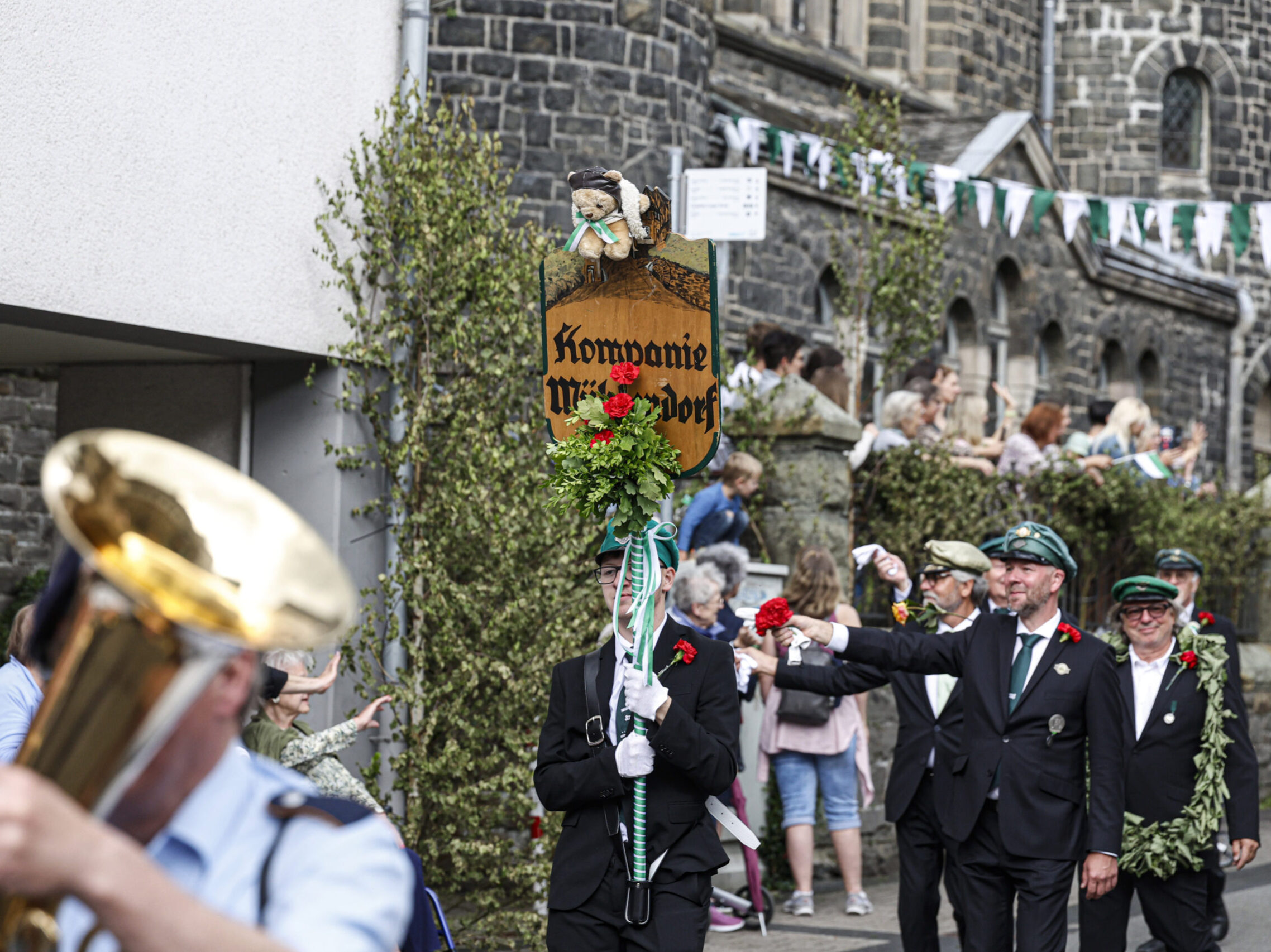 Festumzug beim Schützenfest der Friedrich-Wilhelms-Gesellschaft Altena