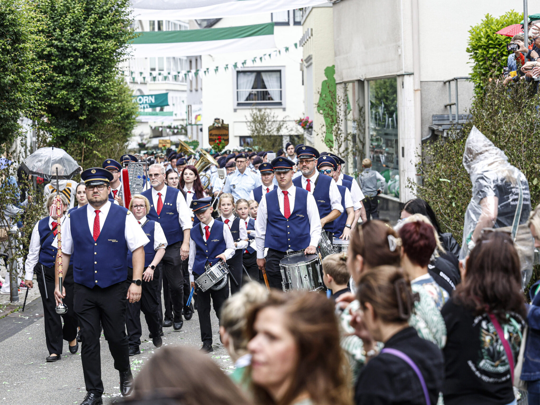 Festumzug beim Schützenfest der Friedrich-Wilhelms-Gesellschaft Altena