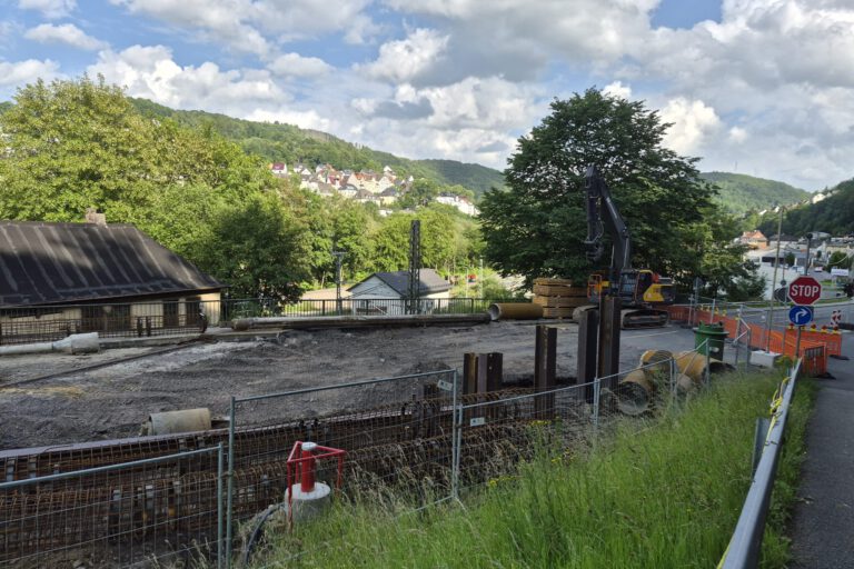 Vorarbeiten für die Behelsbrücke