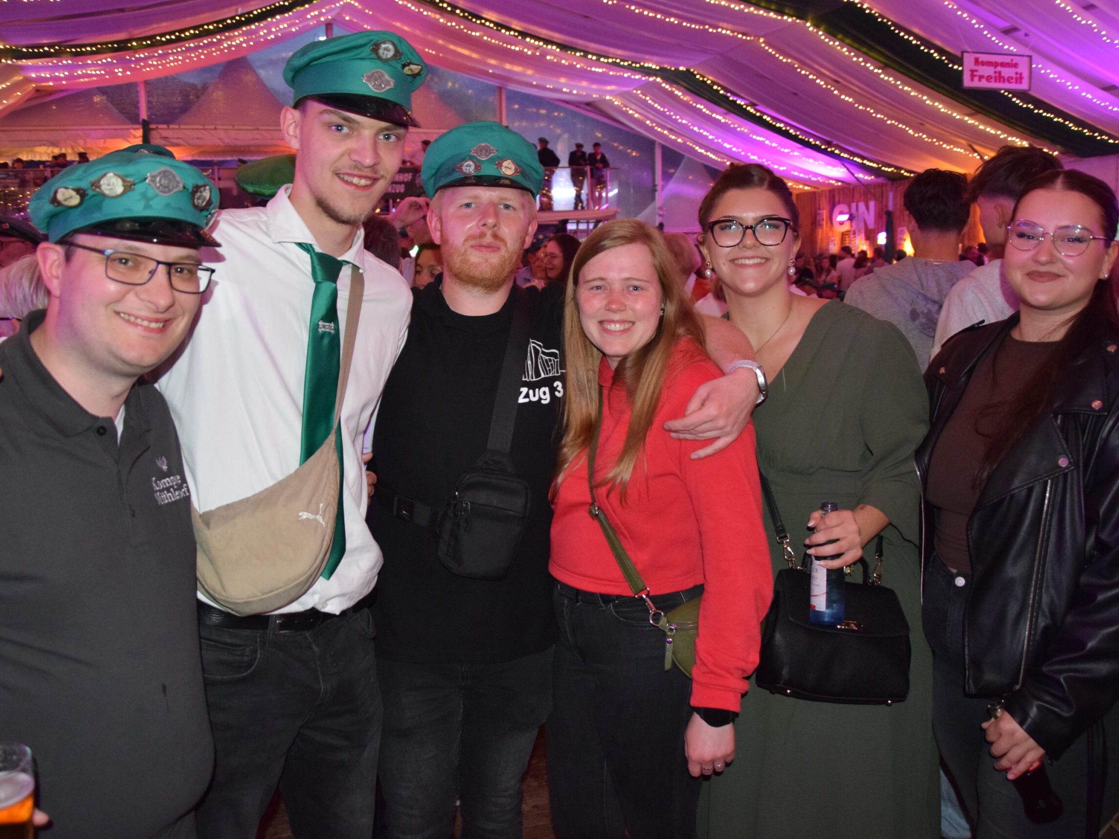 Partyfoto aus dem Festzelt beim Schützenfest in Altena.