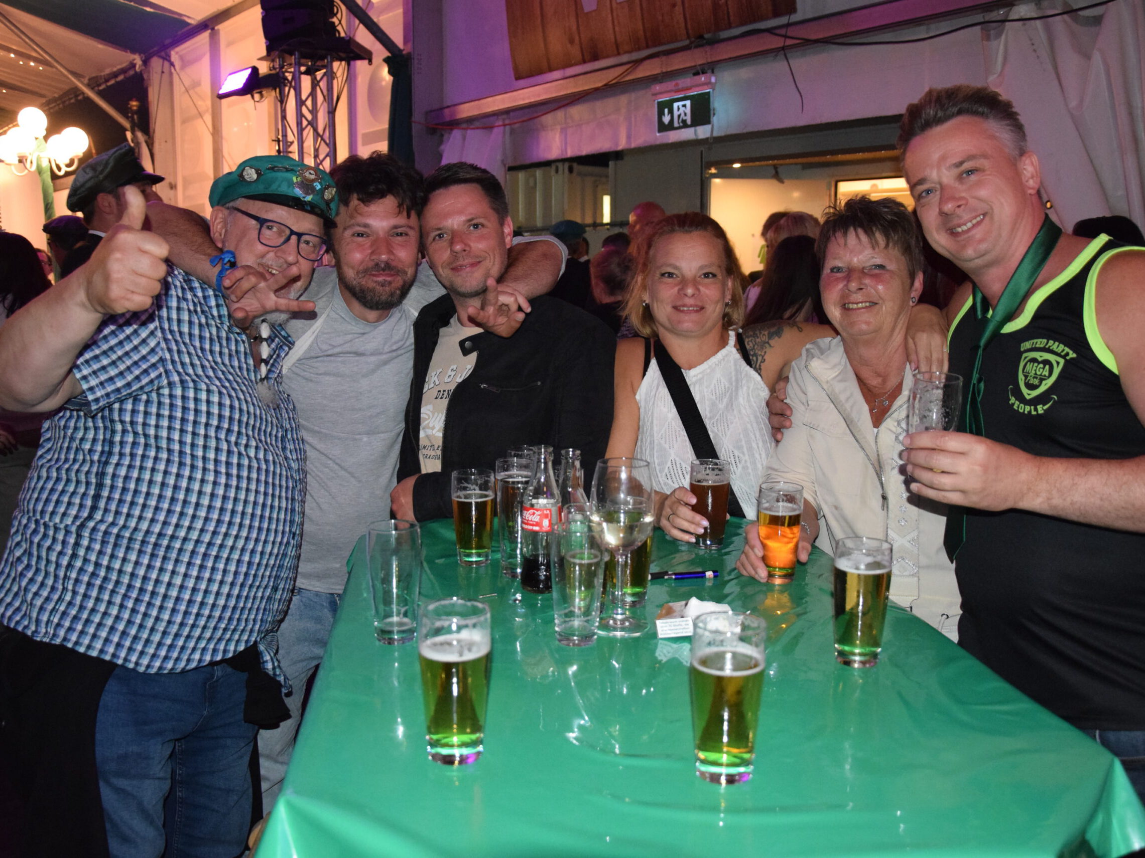 Partyfoto aus dem Festzelt beim Schützenfest in Altena.