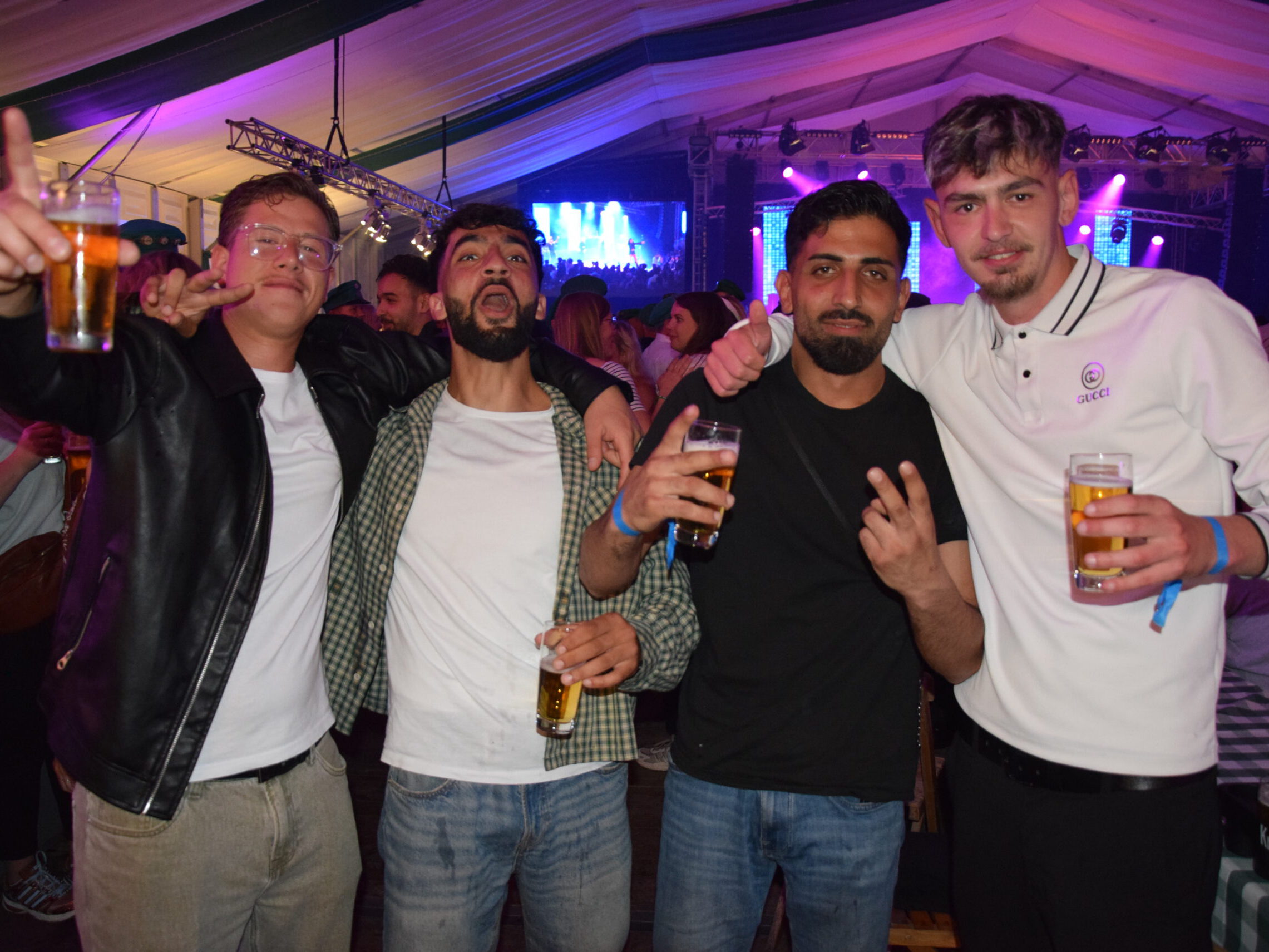 Partyfoto aus dem Festzelt beim Schützenfest in Altena.