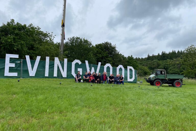 Foto: Janson Evingwood-Schriftzug in Evingsen