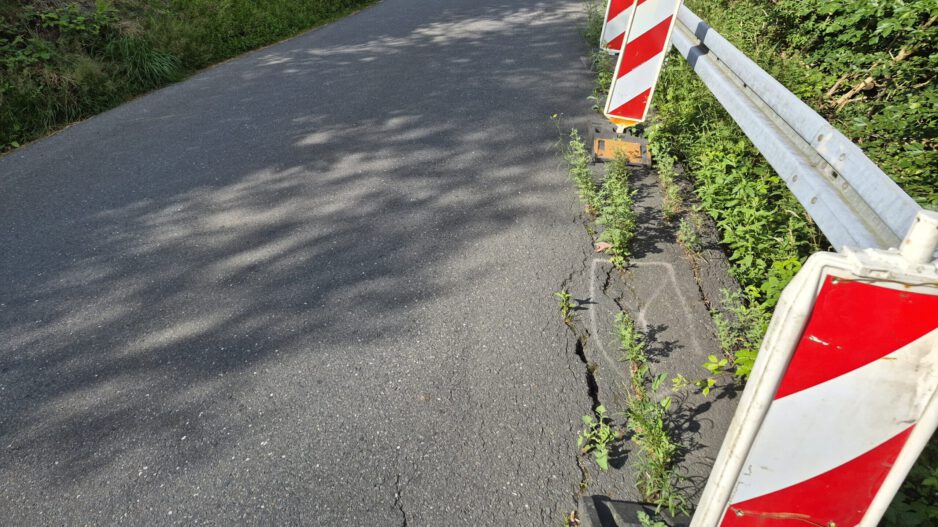Kaputte Fahrbahn Brachtenbecker Weg