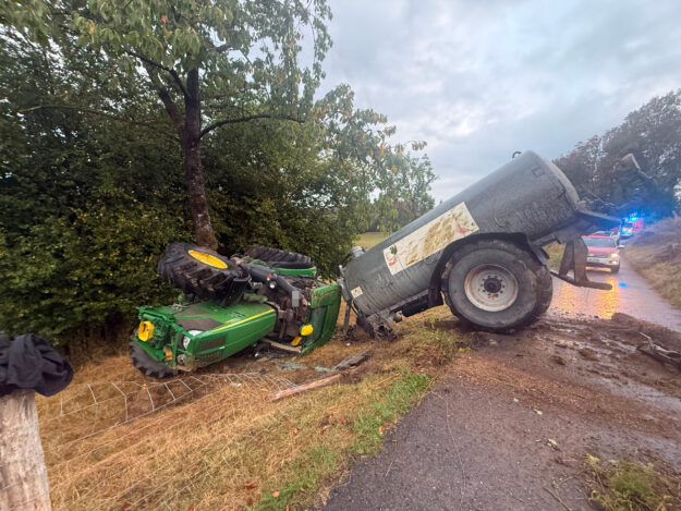 Trecker in Ardey überschlagen