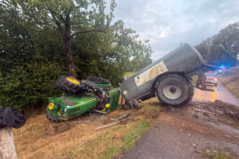 Trecker in Ardey überschlagen