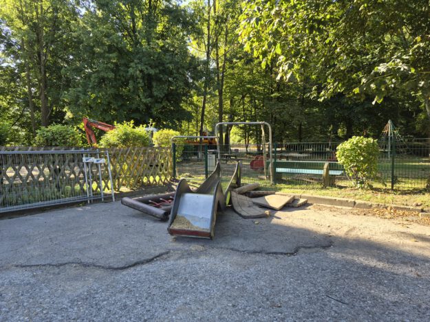Foto: Ilka Kremer abgebaute Spielgeräte