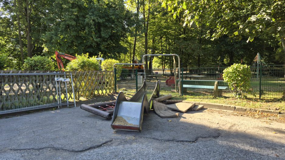 abgebaute Spielgeräte
