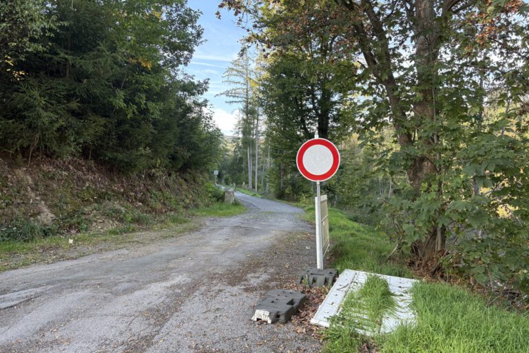 Hallenscheider Weg seit 2021 gesperrt